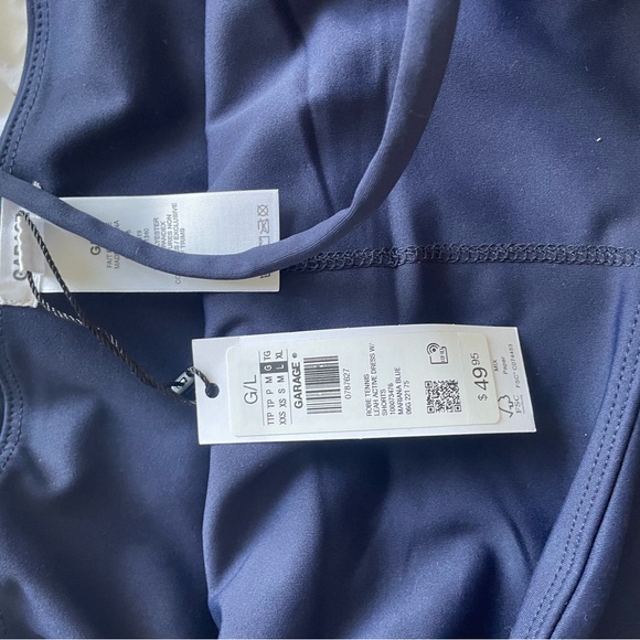 Garage dresse with shorts under - Picture 4 of 4